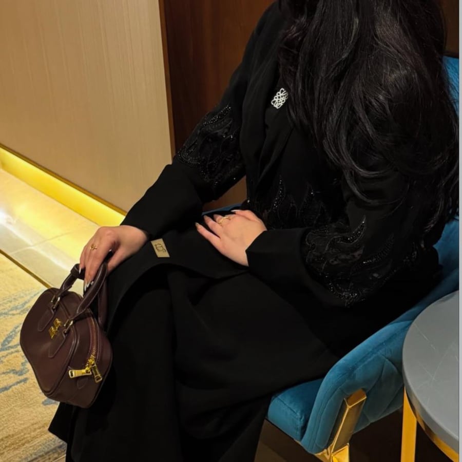 أصيلة الكرستال الأسود المزدوج