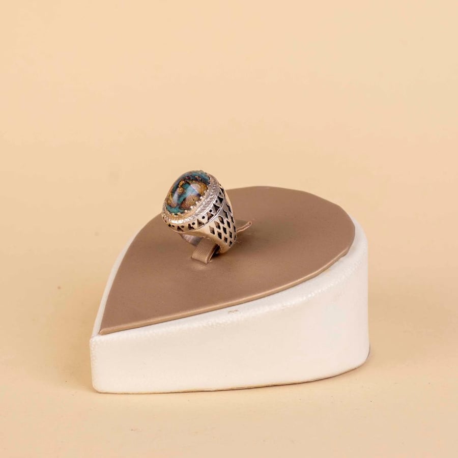 A natural Fayrouz ring from Yemen