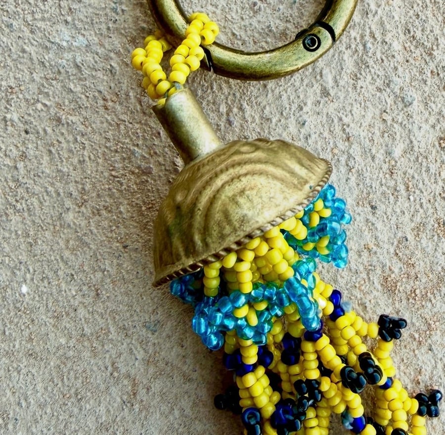 دلّاية قبيلة الكوتشي بالخرز الأصفر Kuchi Tribal Yellow Beaded Tassel