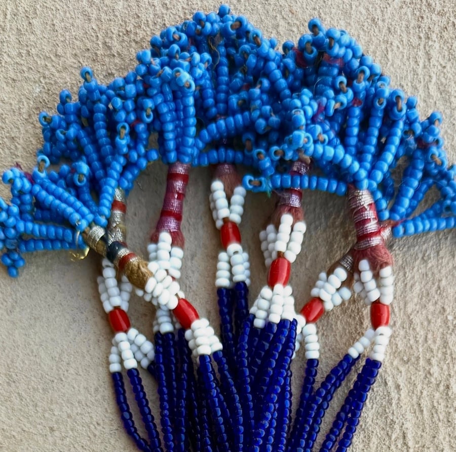 دلّاية قبيلة الكوتشي بالخرز الأزرق Kuchi Tribal Blue Beaded Tassel