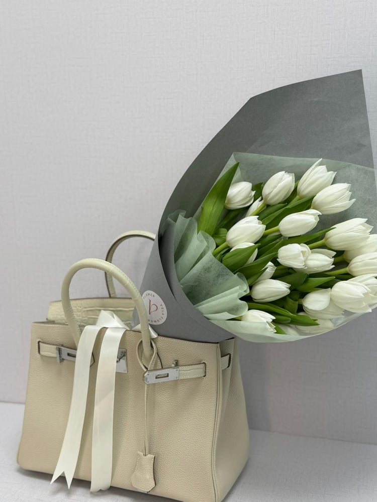White tulip bouquet