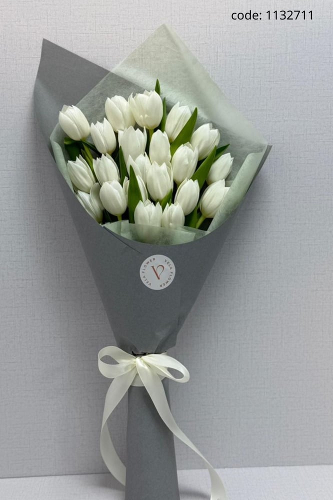 White tulip bouquet