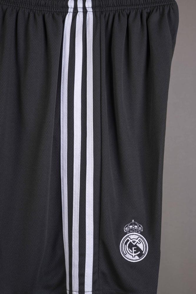 طقم ريال مدريد كلاسيكي