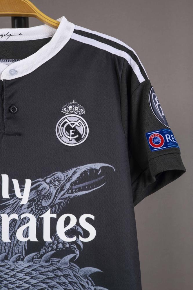 طقم ريال مدريد كلاسيكي