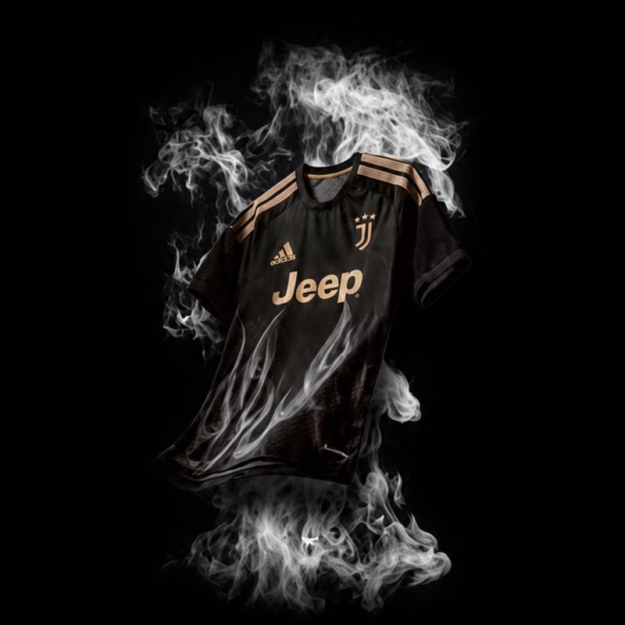طقم يوفنتوس الأسود والذهبي 2027 | Juventus Black & Gold Kit 202