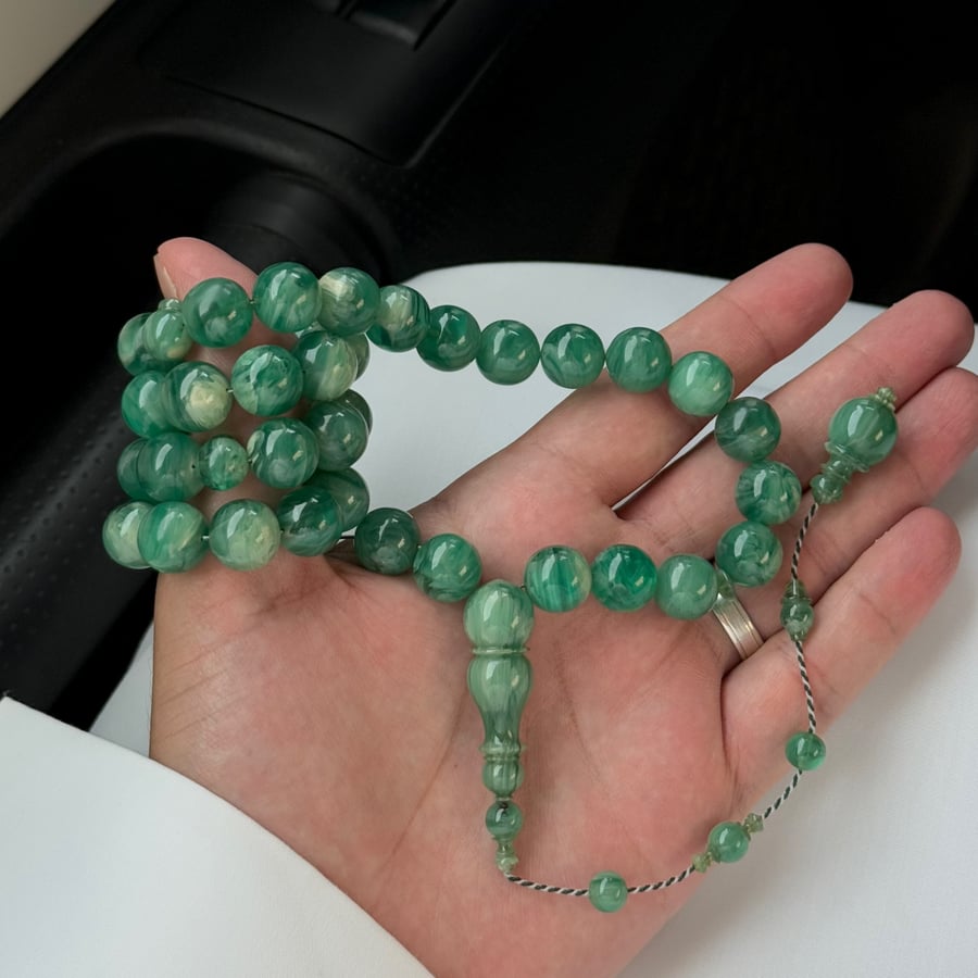 A misbaha with a clasp