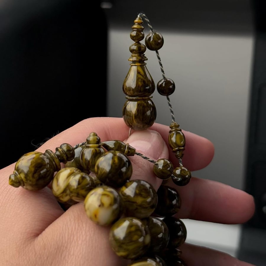 Buckle prayer beads