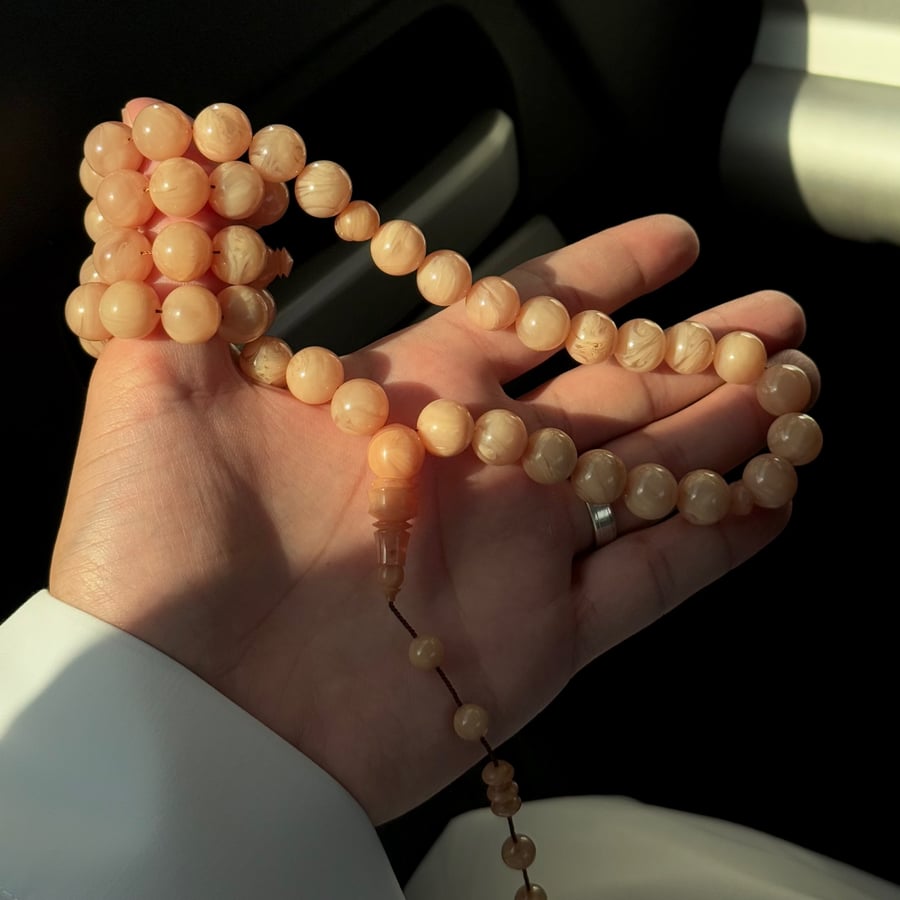 سبحة بكلايت من درجات الابيض