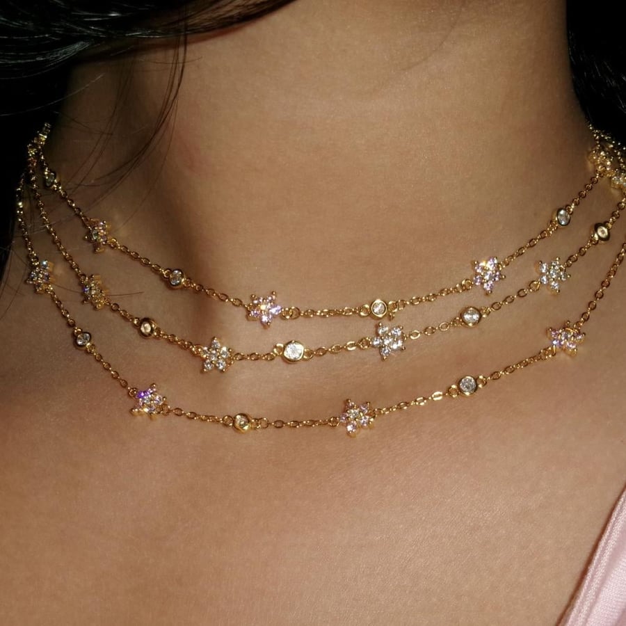 سلسلة Roses ذهبي