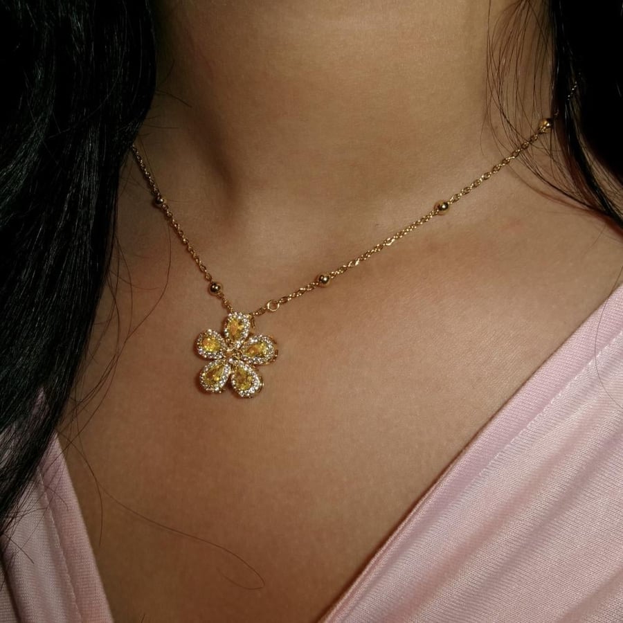 سلسلة Daisy ذهبي اصفر