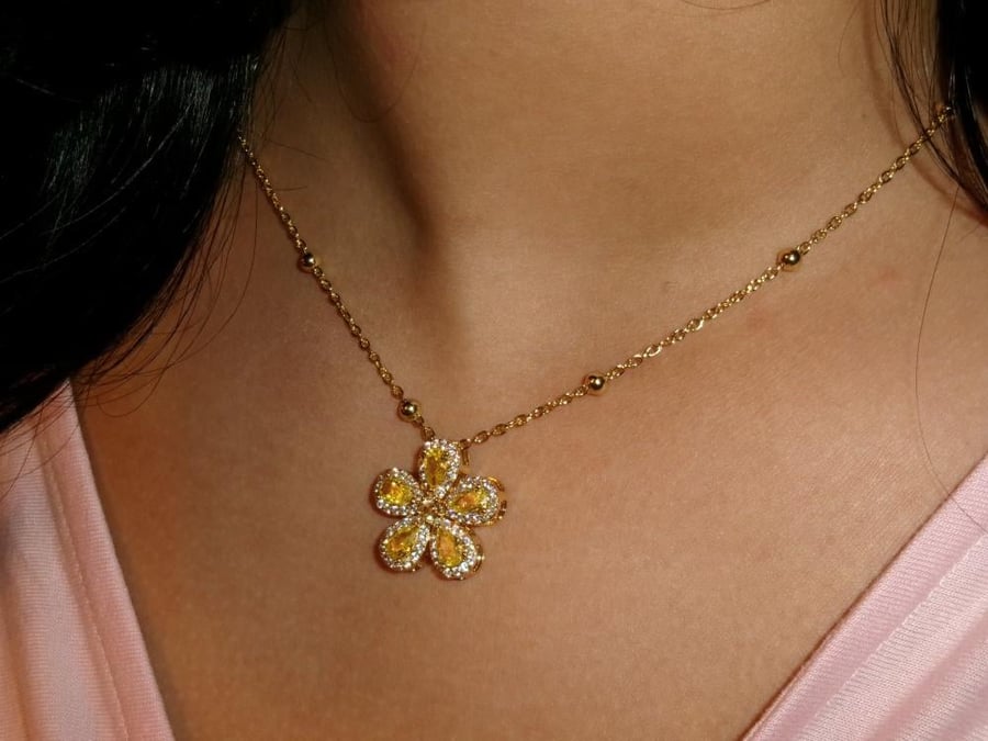 سلسلة Daisy ذهبي اصفر