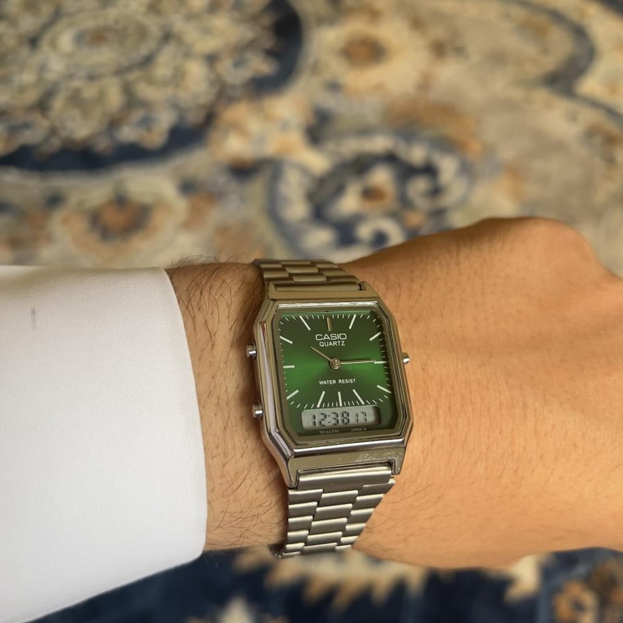 ساعة كاسيو فنتج اطار فضي مينا اخضر