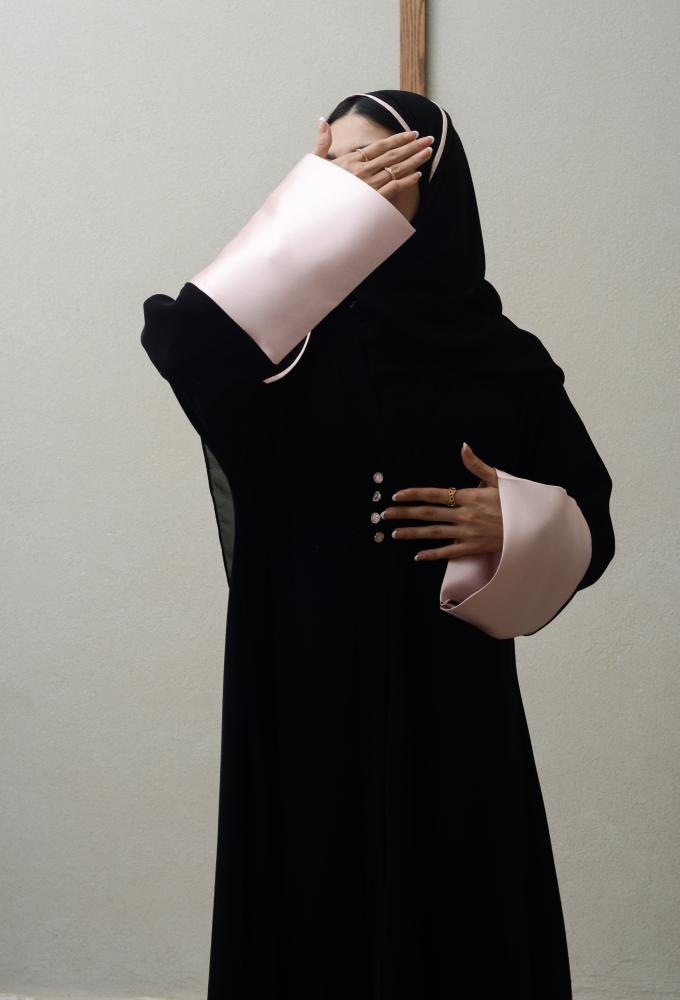 عباية ساره