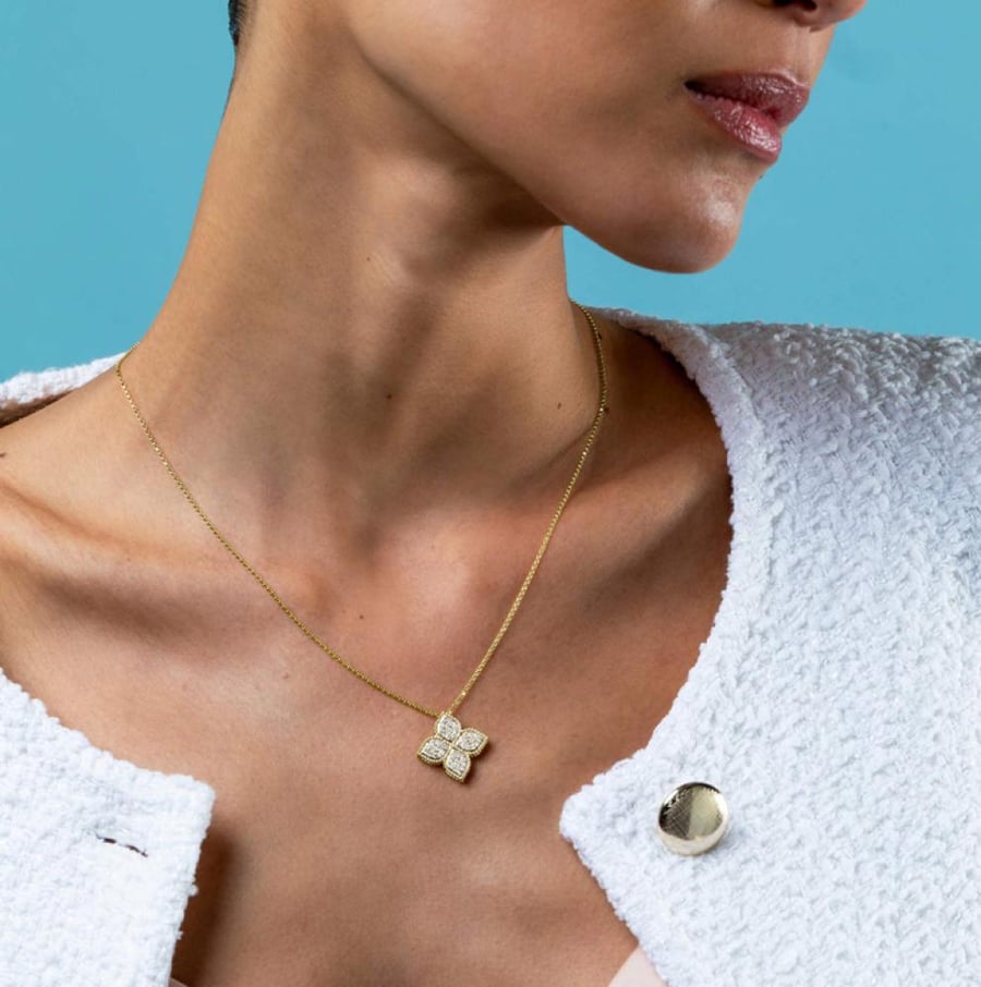 سلسال برنسس فلاور الوسط 2 سم بألماس وخيارات لون الذهب