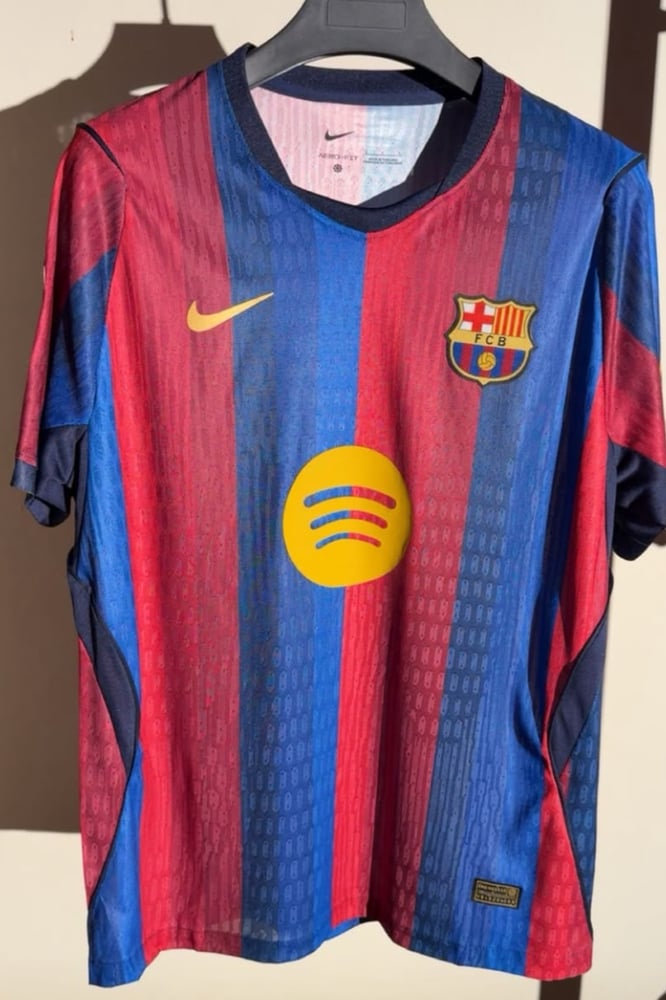 تيشيرت برشلونه  الاساسي 2026/27