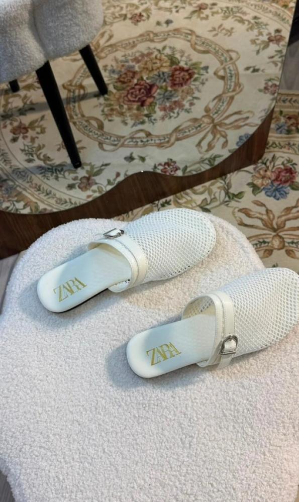 فلات ZARA أبيض