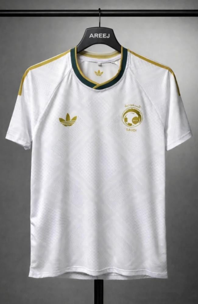 تيشرت المنتخب السعودي الأبيض