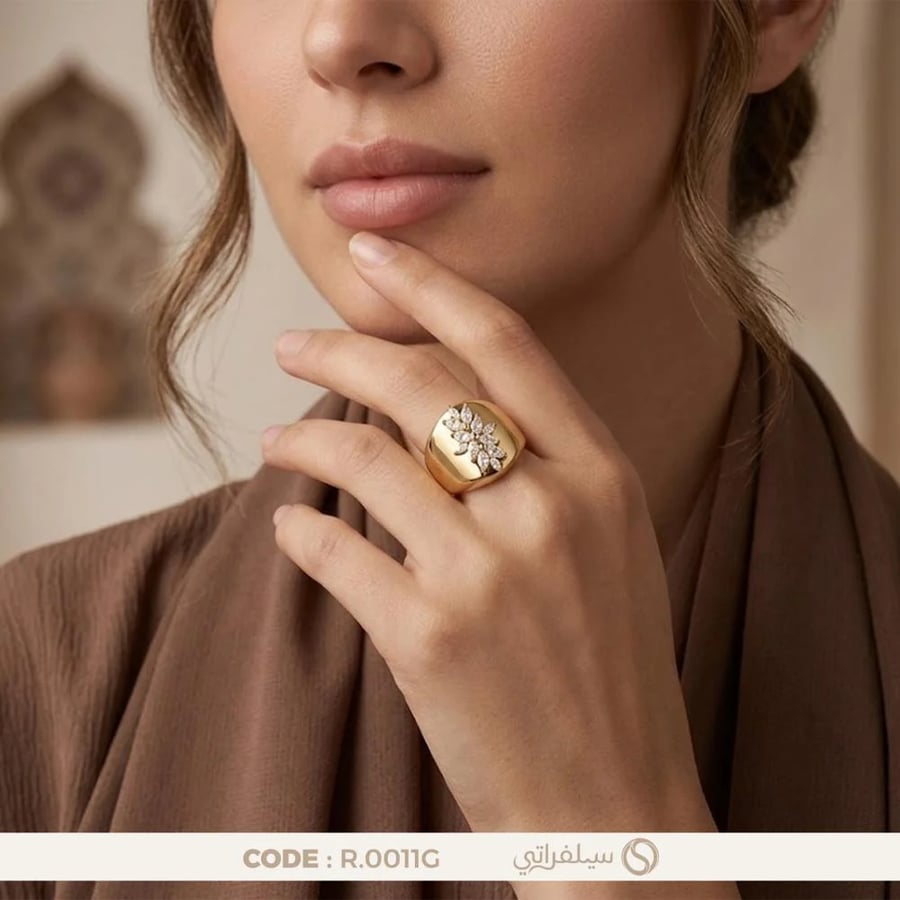 خاتم مرصع بفصوص كريستال فضة عيار 925 مطلي روديوم وماء الذهب (R-0011G)