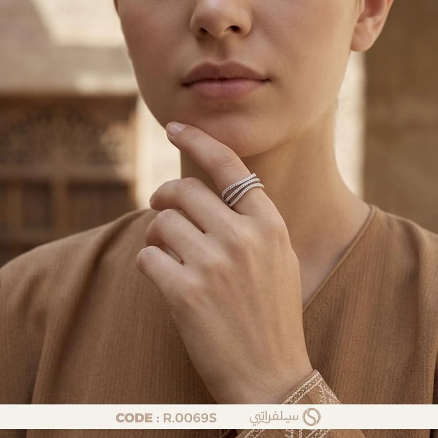 خاتم ثلاثي الصفوف متشابك فضة عيار 925 مرصع بالزركون مطلي روديوم (R-0069S)