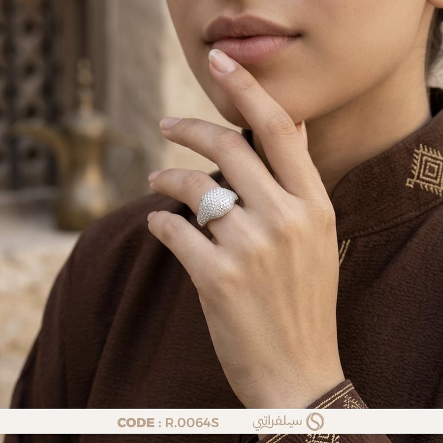خاتم فضة نسائي بتصميم قبة مرصعة بالزركون مطلي روديوم (R-0064S)