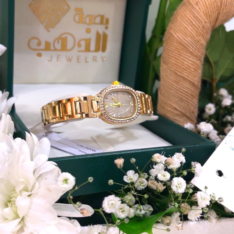 بكيج لمسة ذهب عيار 18