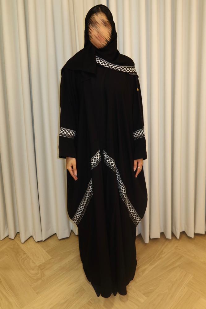 Classic Crochet Abaya | العباية الكلاسيكية