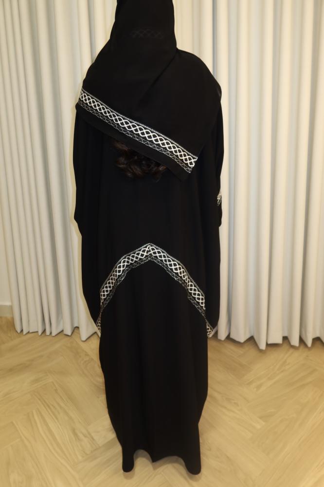Classic Crochet Abaya | العباية الكلاسيكية