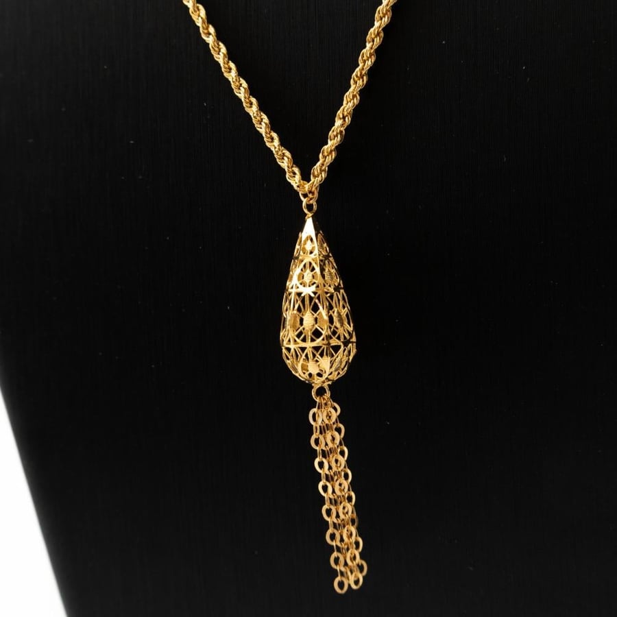 عقد ذهب عيار 21