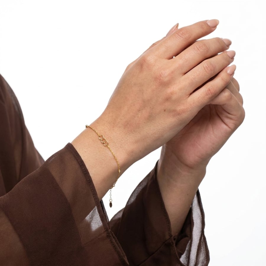 اسوارة ذهب على اليد