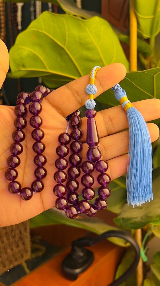 Saffron-colored Iranian rosary, fragrant, chameleon, Kuwaiti Karkousha