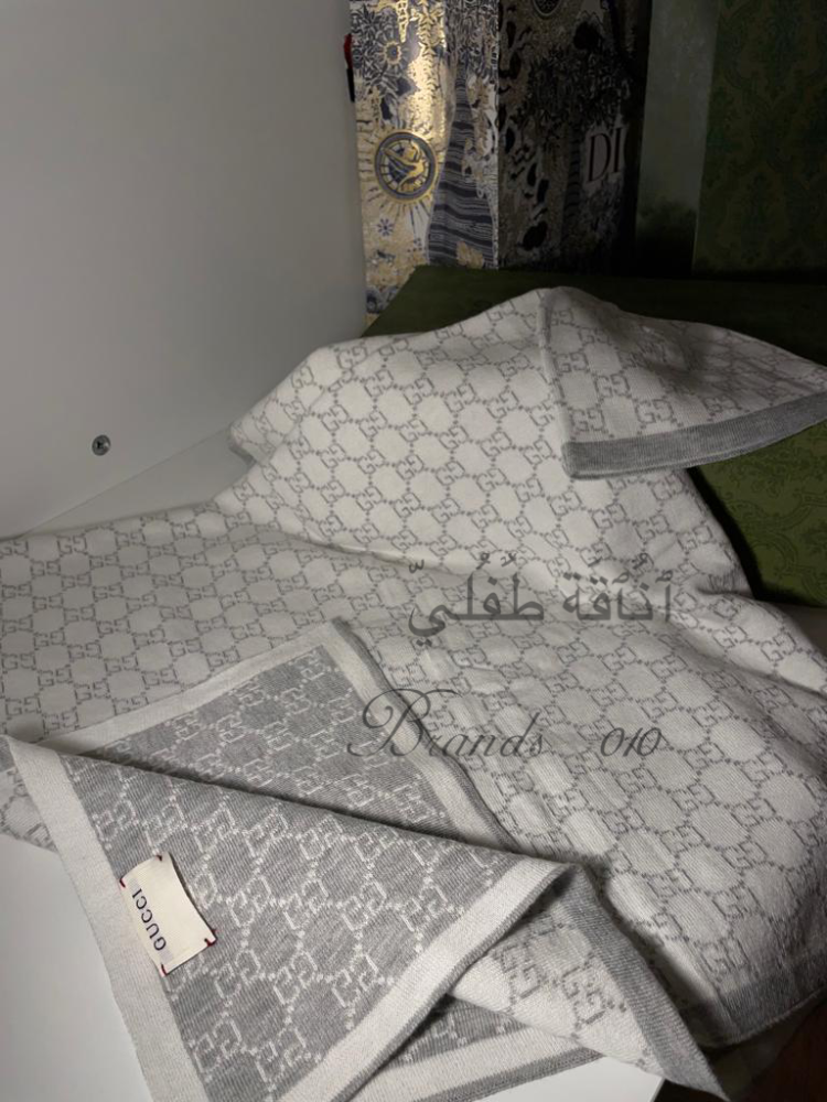 Gucci gray cushion with hat (with box and bag)