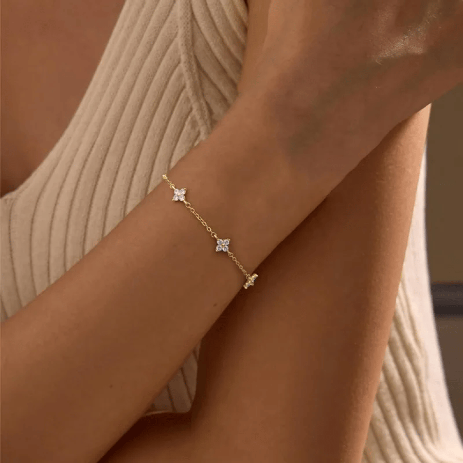 A soft silver accessory set