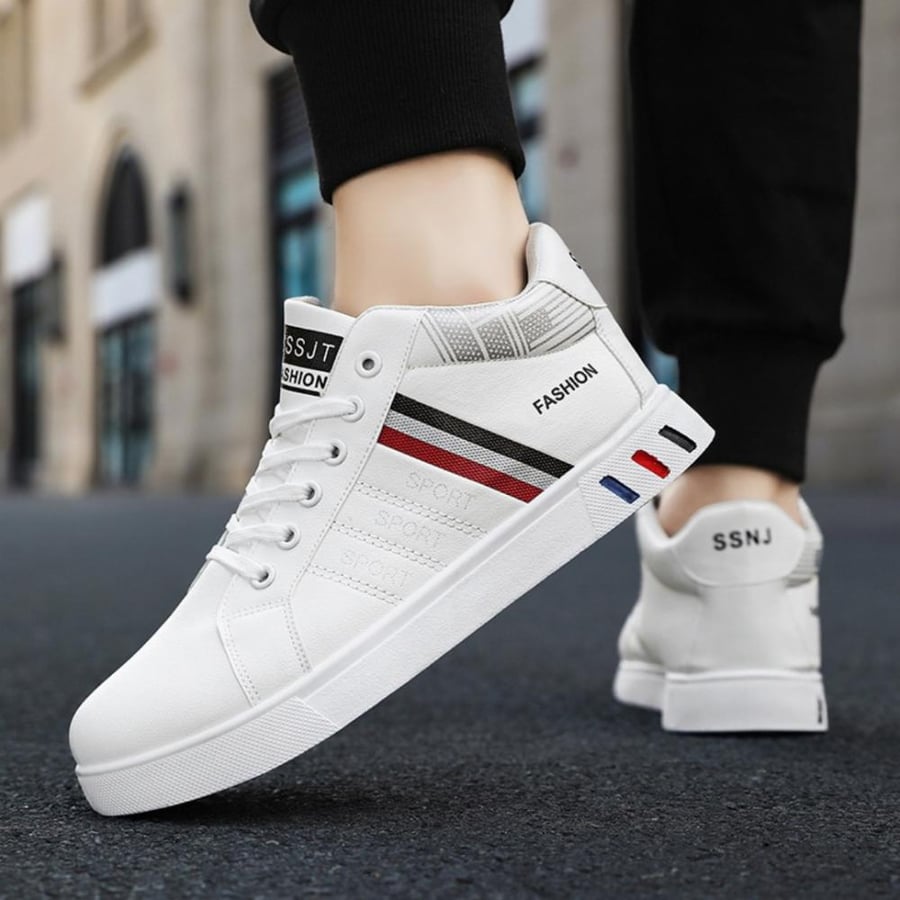 Elegant sports shoe