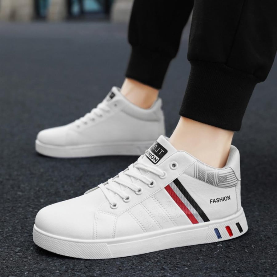 Elegant sports shoe
