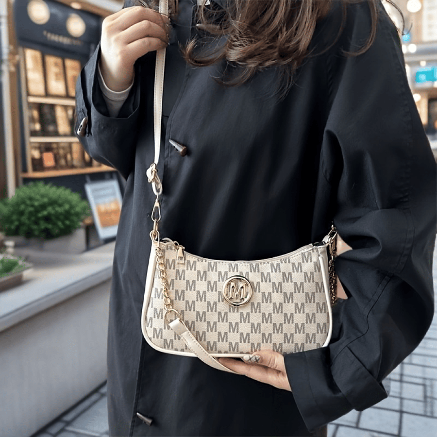 حقيبة يد كلاسيكية على الطراز العتيق،