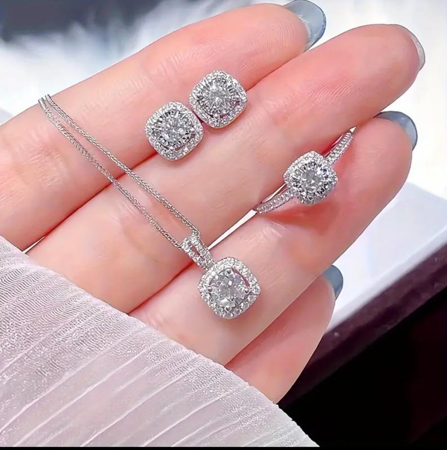 The soft silver shine set