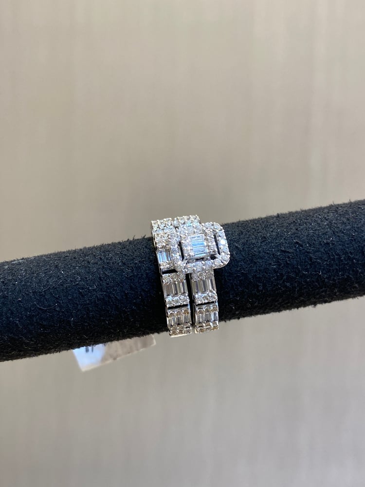 White gold twins 18 karat
