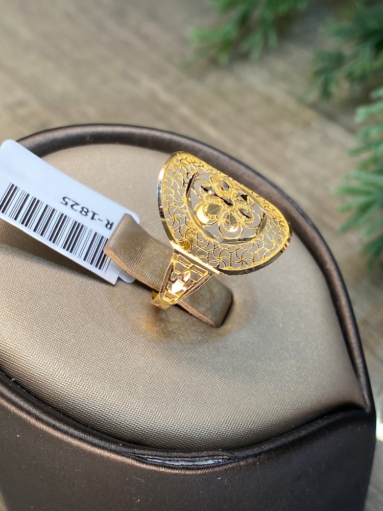 Gold ring 21 karat. R-1825