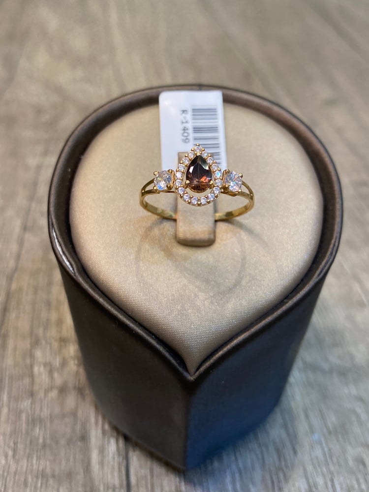 Gold ring 18 karat with diamond design R-1409
