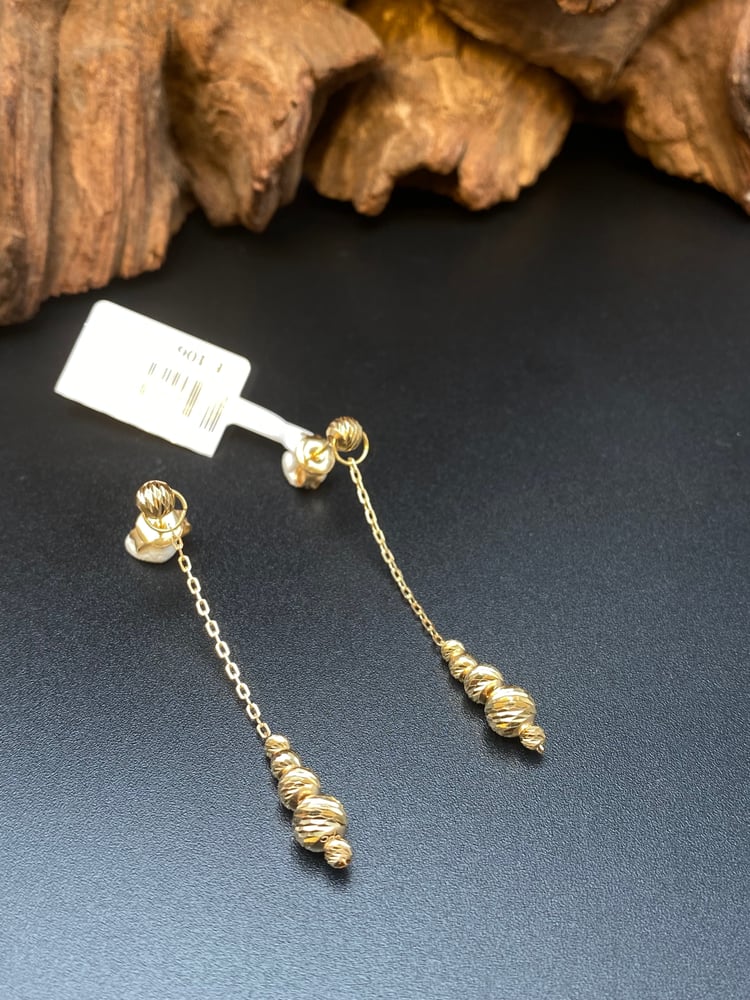18-karat gold ring