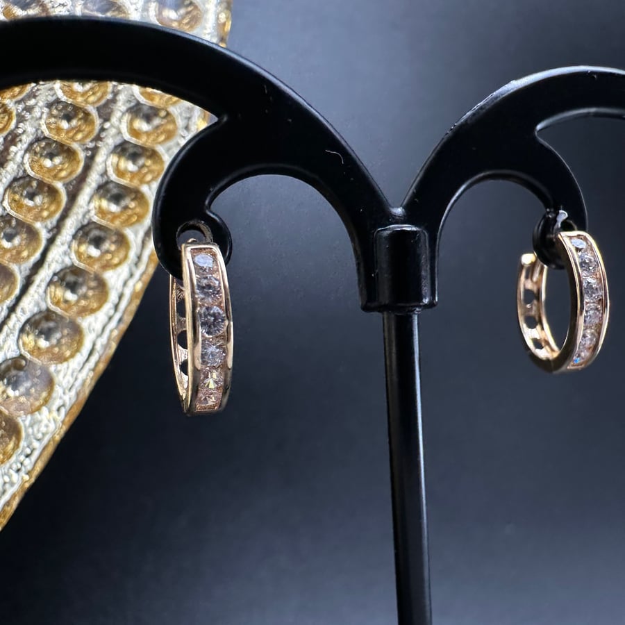 18 karat yellow gold ring