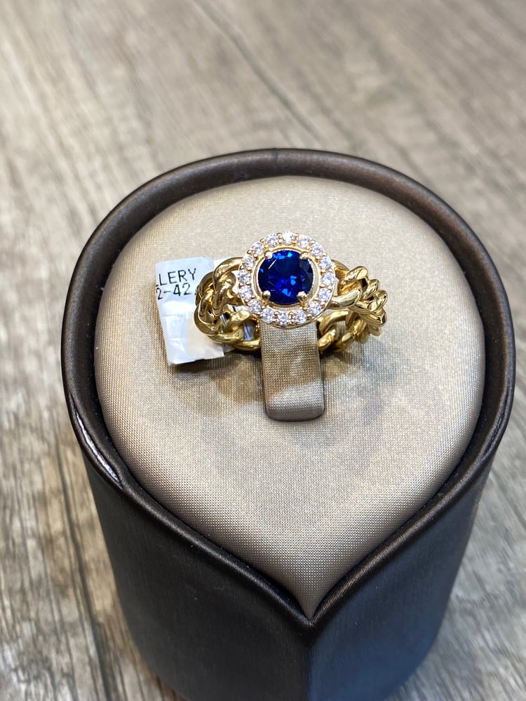 Gold chain ring 18 karat with diamond design R-1082