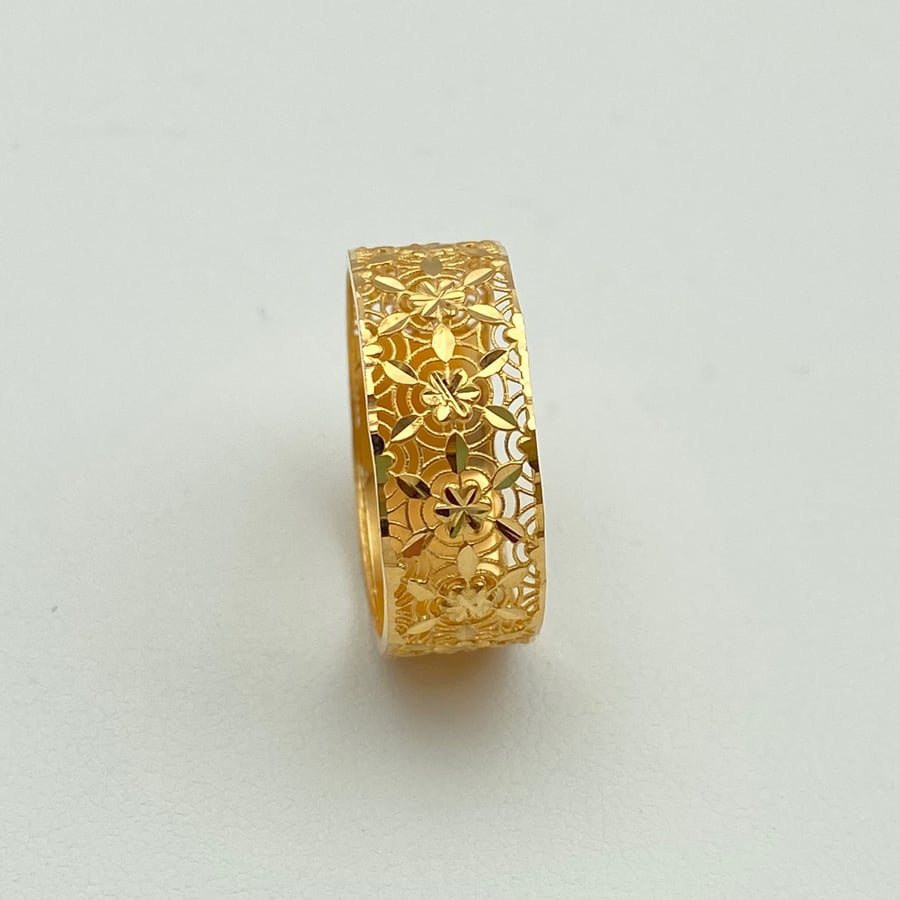 Gold ring 21 karat size 6 US