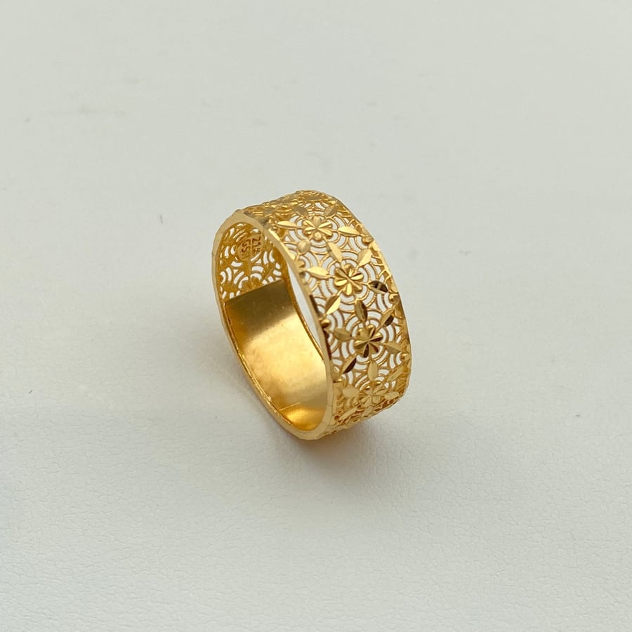 Gold ring 21 karat size 6 US