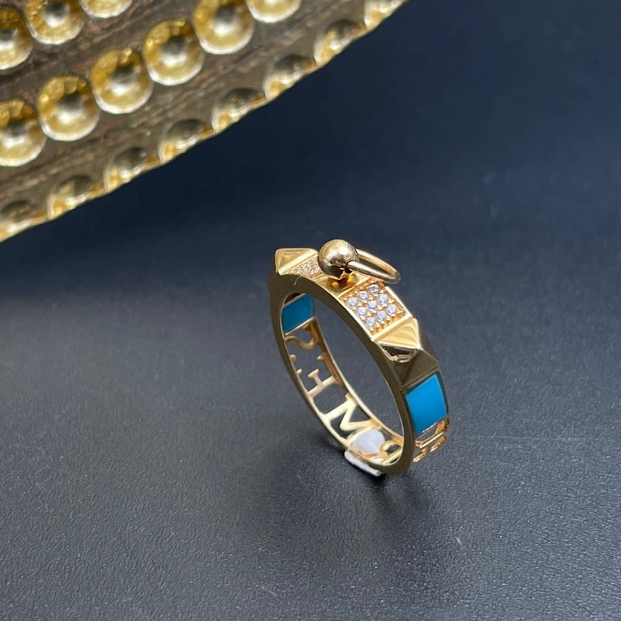 18 karat yellow gold ring