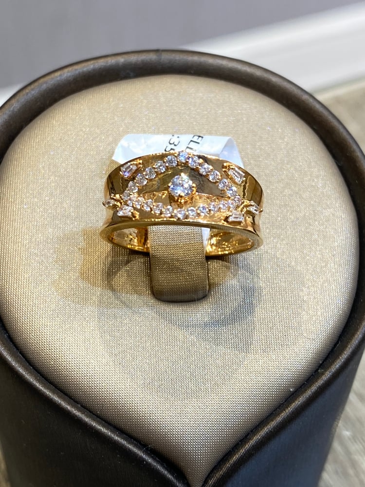 18-karat gold ring