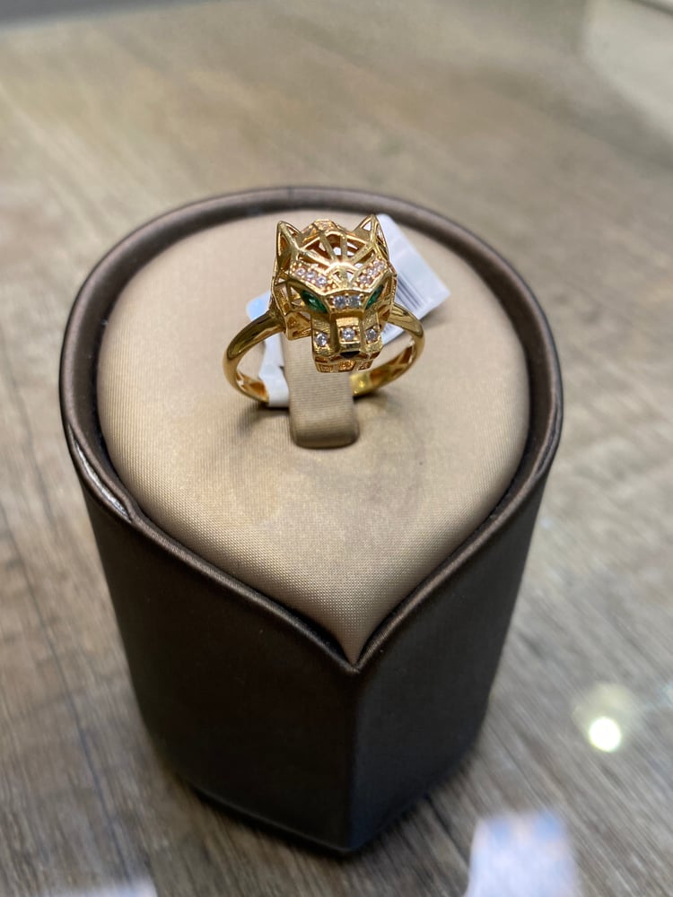 18 karat gold ring R-1322