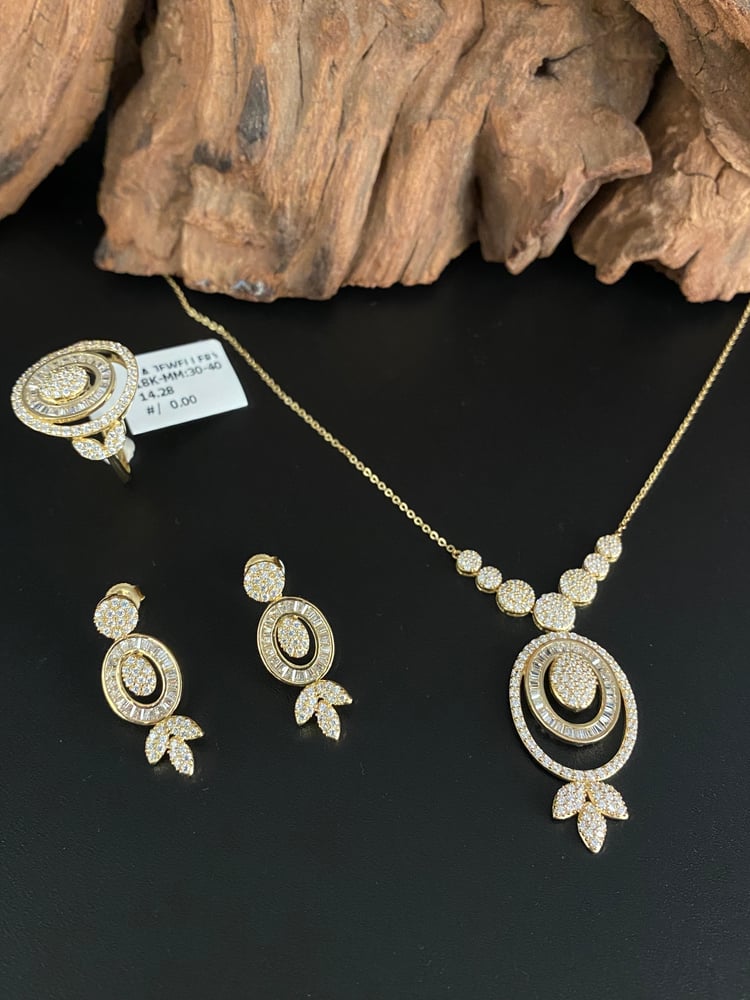 Half a 18-karat gold set