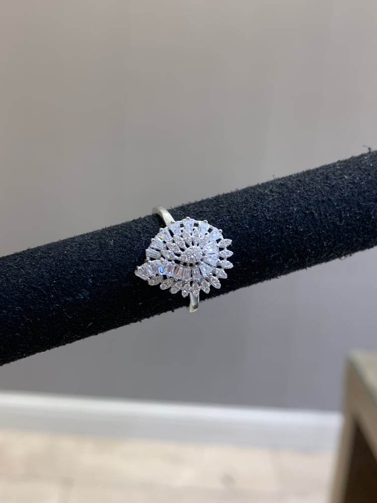 18 karat gold ring