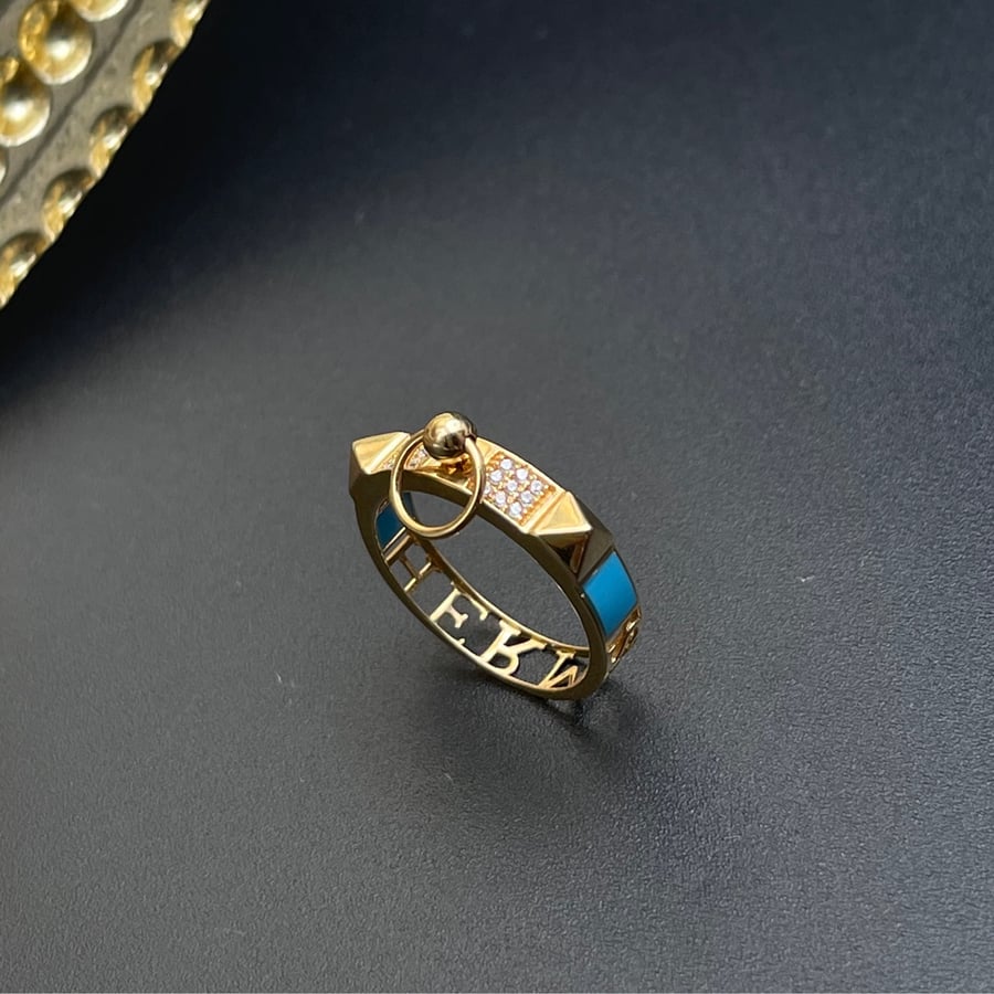 18 karat yellow gold ring